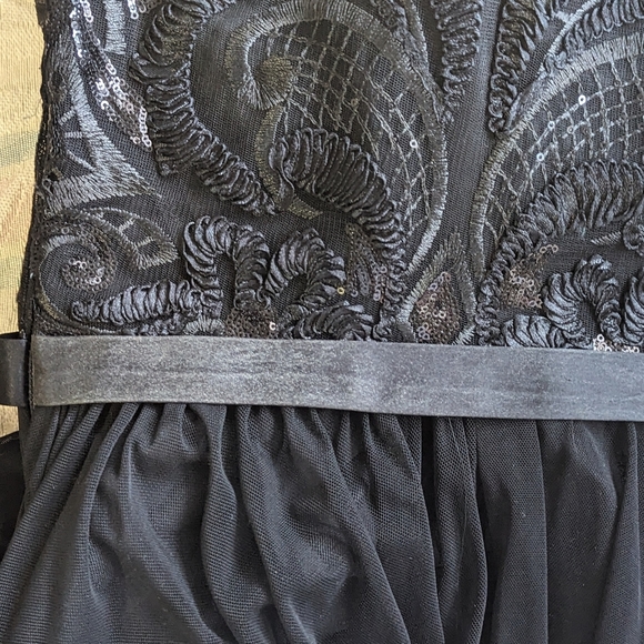 Classic Black Prom dress - Picture 8 of 8